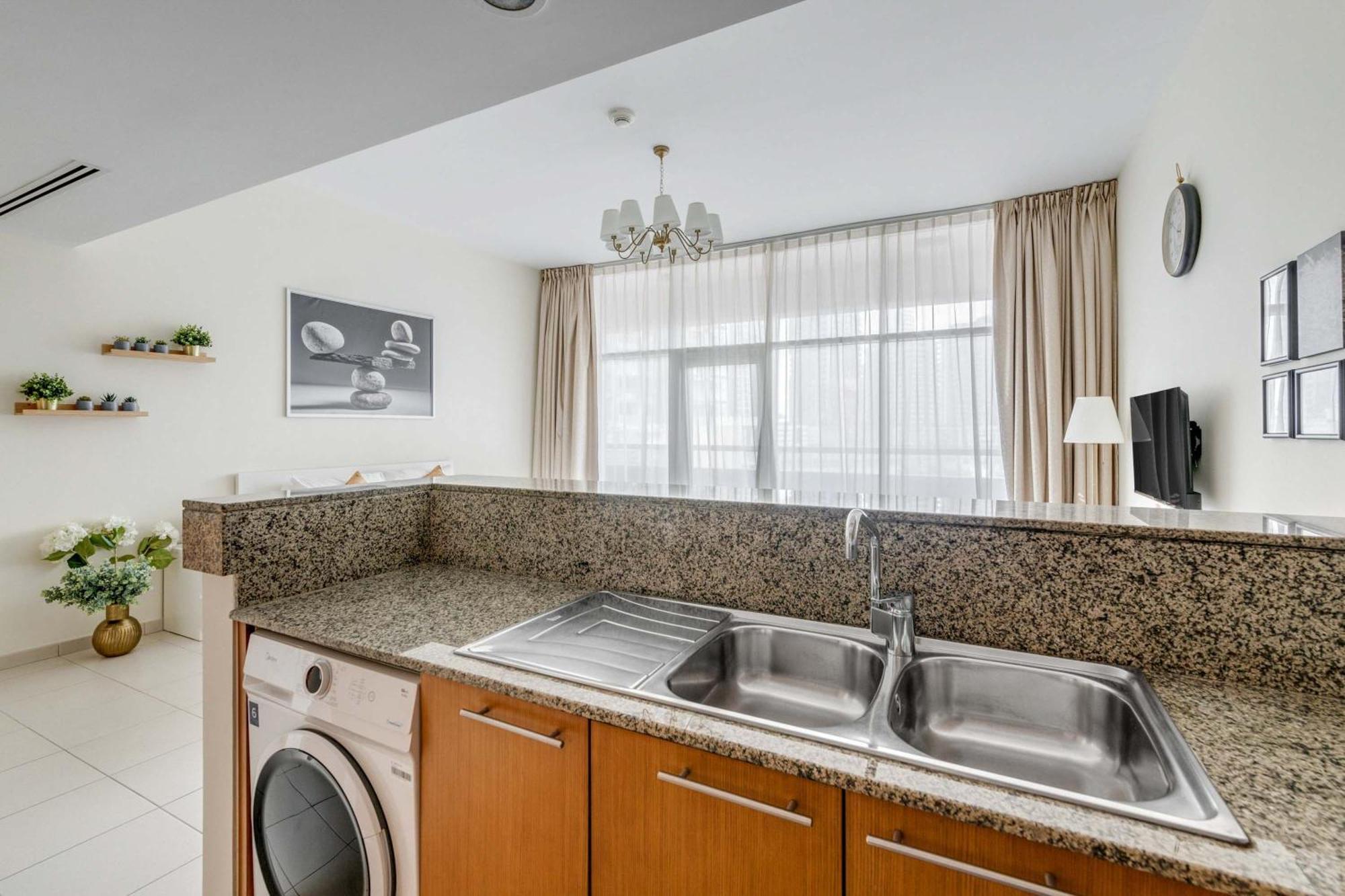 Knokey Bay Square * Dubai